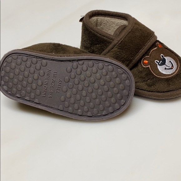 Brown bear slippers - Picture 2 of 3